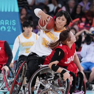 九州娱乐-关于篮网队球员慈善活动为残障儿童带来快乐的信息