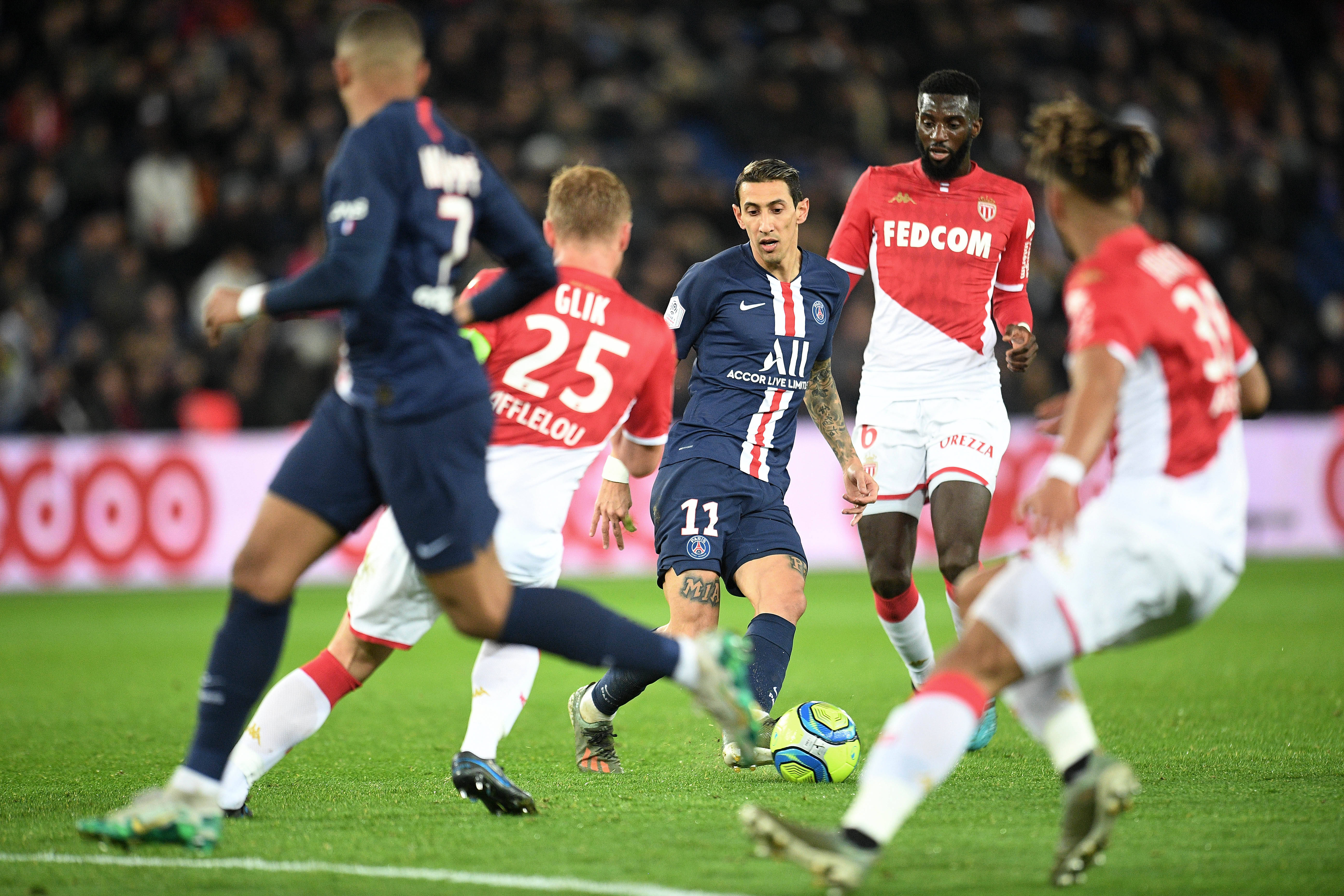 关于巴黎圣日耳曼豪取六连胜，领跑法甲联赛的信息