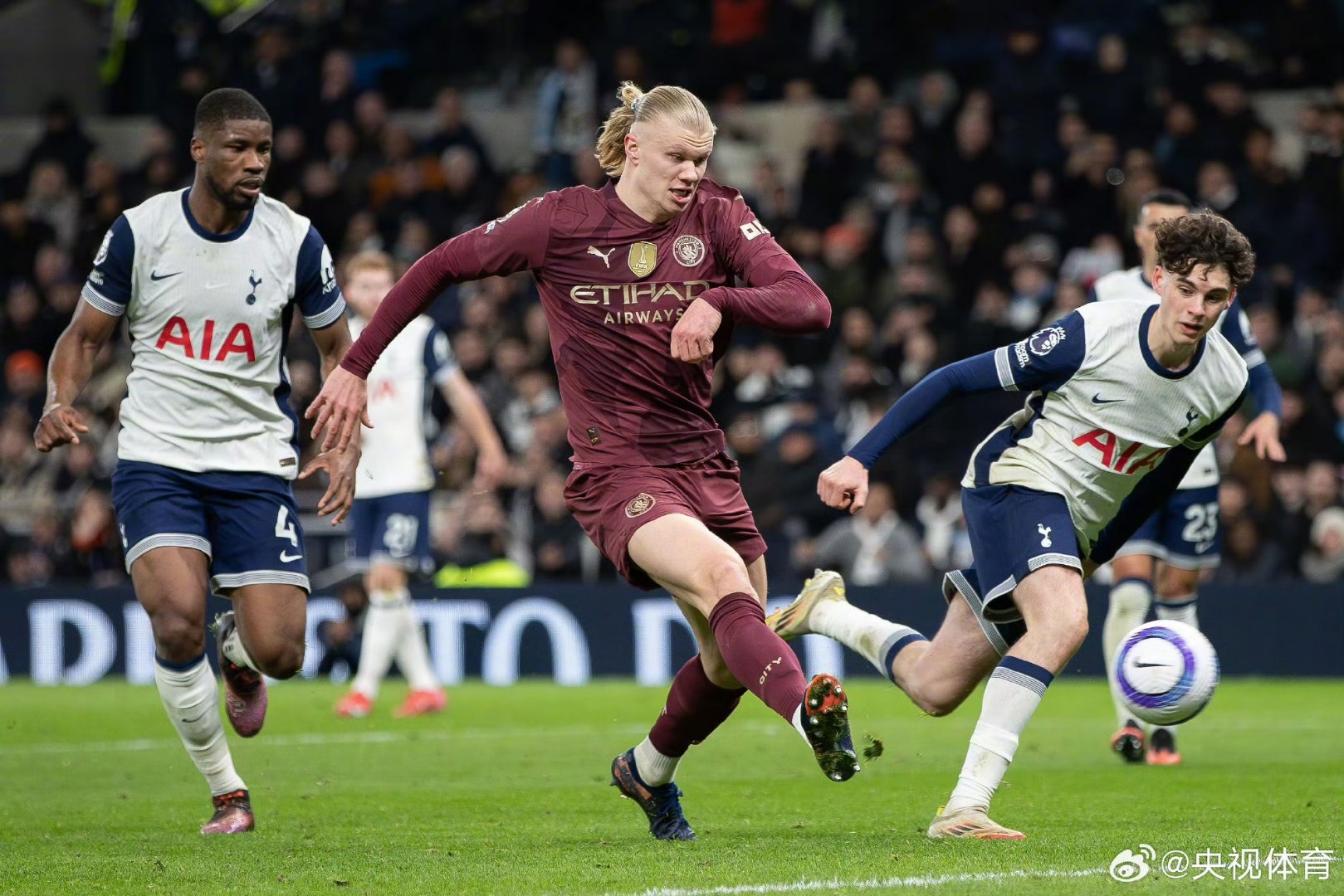 德国队锋线进攻力犀利,连胜英格兰 德国队锋线进攻力犀利,连胜英格兰