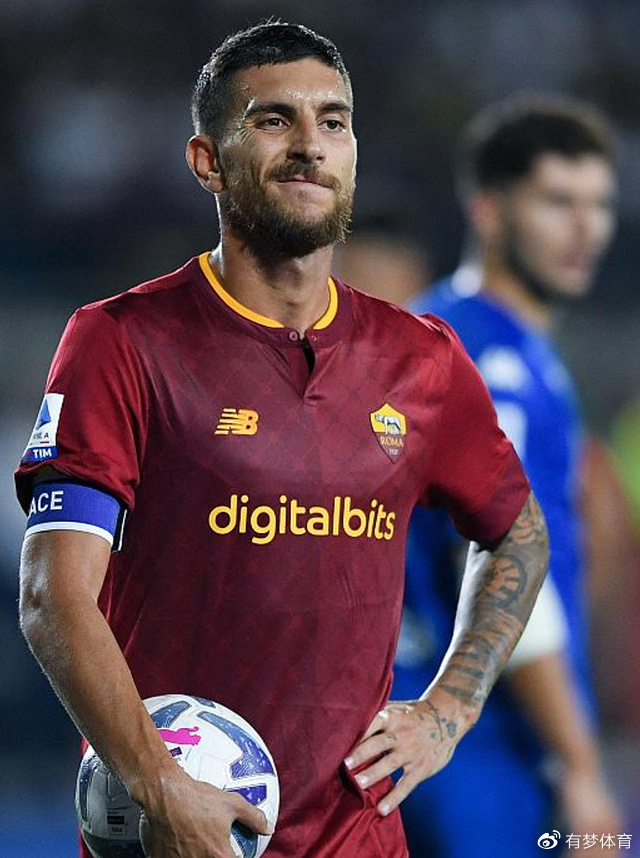 罗马队长德罗西致力于带领球队摆脱困境，恢复胜利的简单介绍