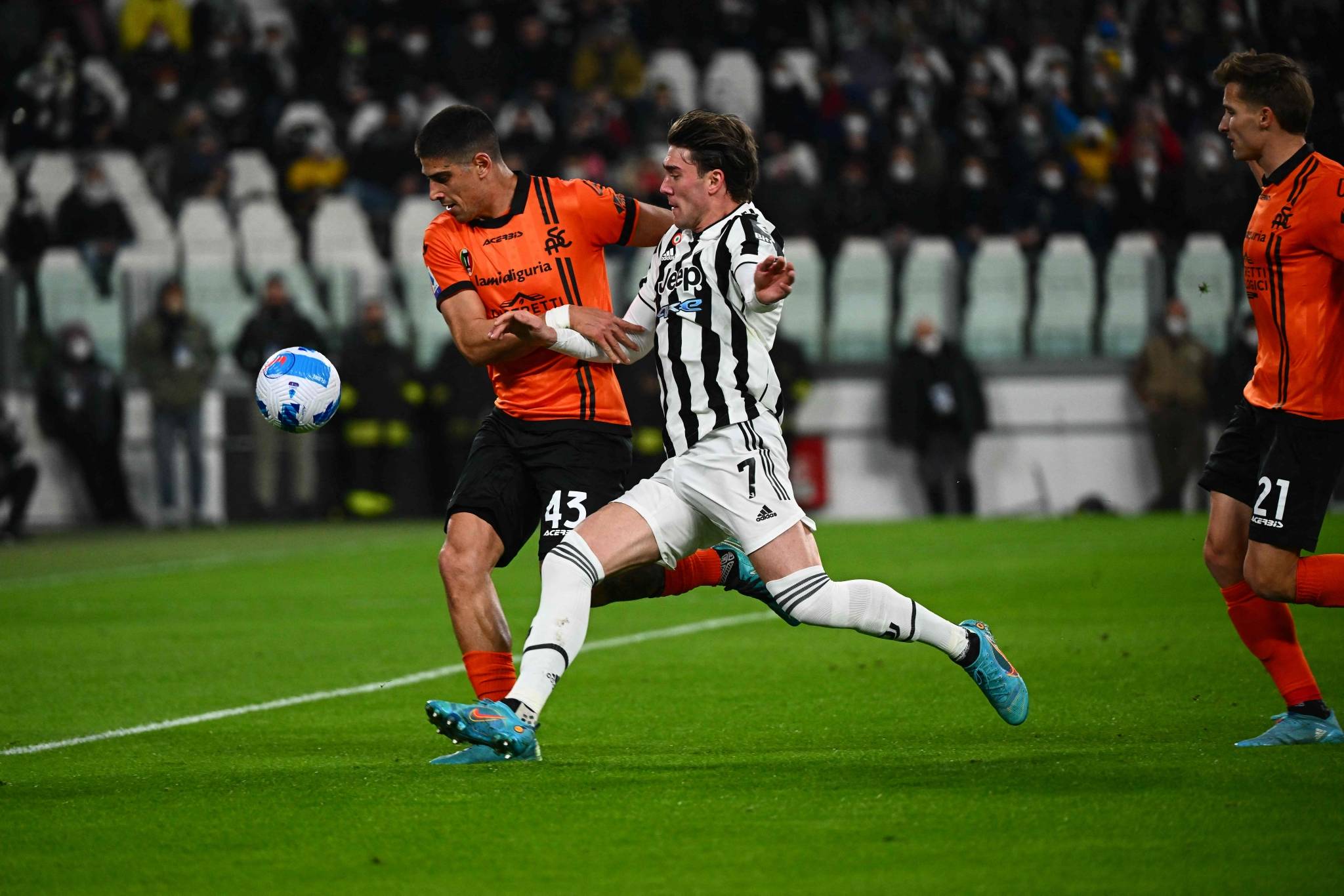 马德里德比艰难分出胜负，两队战术对抗的简单介绍