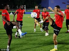 包含教练组调整战术,期望成为击败对手的秘密武器的词条 包含教练组调整战术,期望成为击败对手的秘密武器的词条